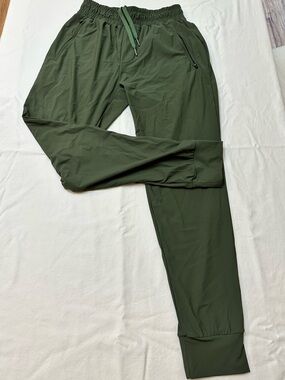 Barbell Apparel Green Athletic Jogger Small